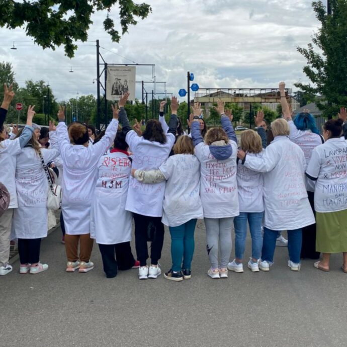Max Mara, il governo conferma le denunce delle sarte: “Riscontrate irregolarità, bisogna intervenire”. A Reggio Emilia è in gioco il Polo della Moda