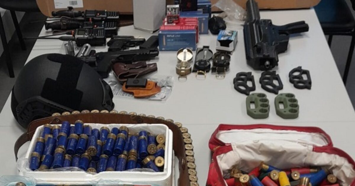smantellato gruppo di estrema destra in portogallo si preparavano a invadere il parlamento