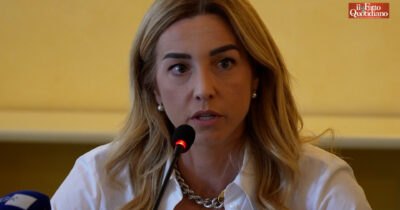 Copertina di Genova, l’inchiesta scuote il Comune. Salis: “Denunciate, chi ha abusa del proprio ruolo sarà cacciato”