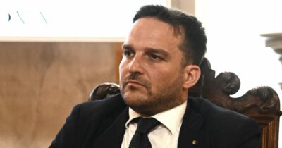 Copertina di Inchiesta Genova, l’ex assessore Sergio Gambino si è autosospeso da Fratelli d’Italia