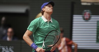 Copertina di “Sinner mi guardò con le mani nei capelli e mi disse ‘ho fatto un errore'”: il retroscena di Cahill sul suo ritiro