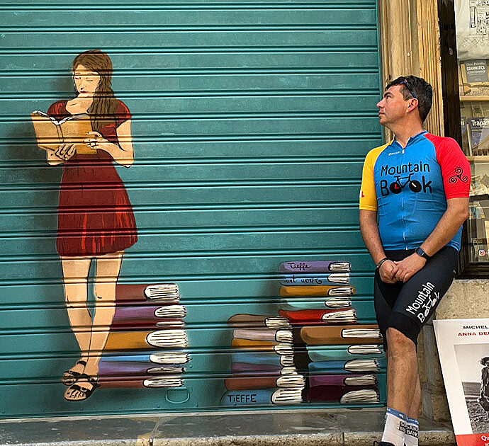Faccio il giro della Sicilia in bici, si chiama Mountain Book. Oggi vi parlo della libreria del Corso di Trapani