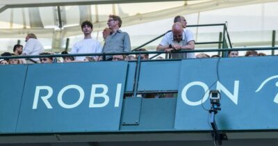 Copertina di Tragedia sfiorata in tribuna ad Halle, il direttore: “Ci scusiamo, non era mai accaduto”