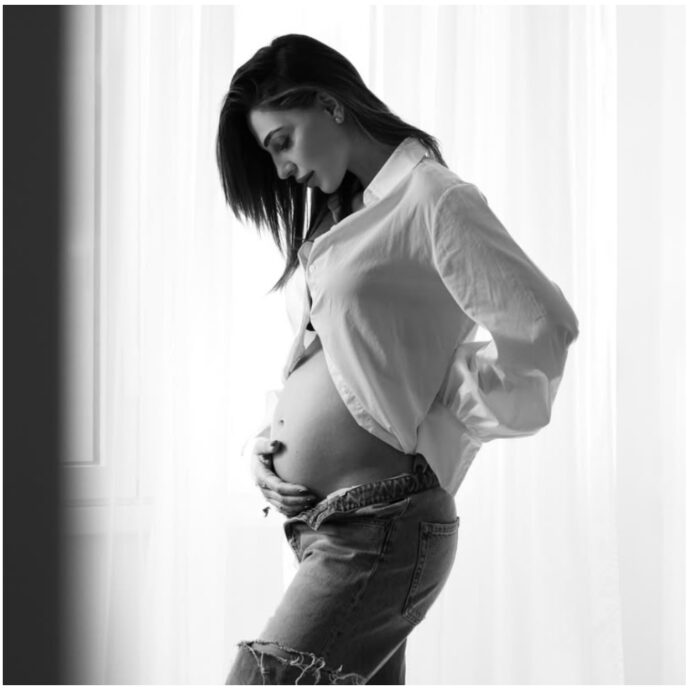 “Oggi sei tu la mia scelta di libertà. Un altro nuovo inizio che la vita mi dona”: Anna Tatangelo è incinta