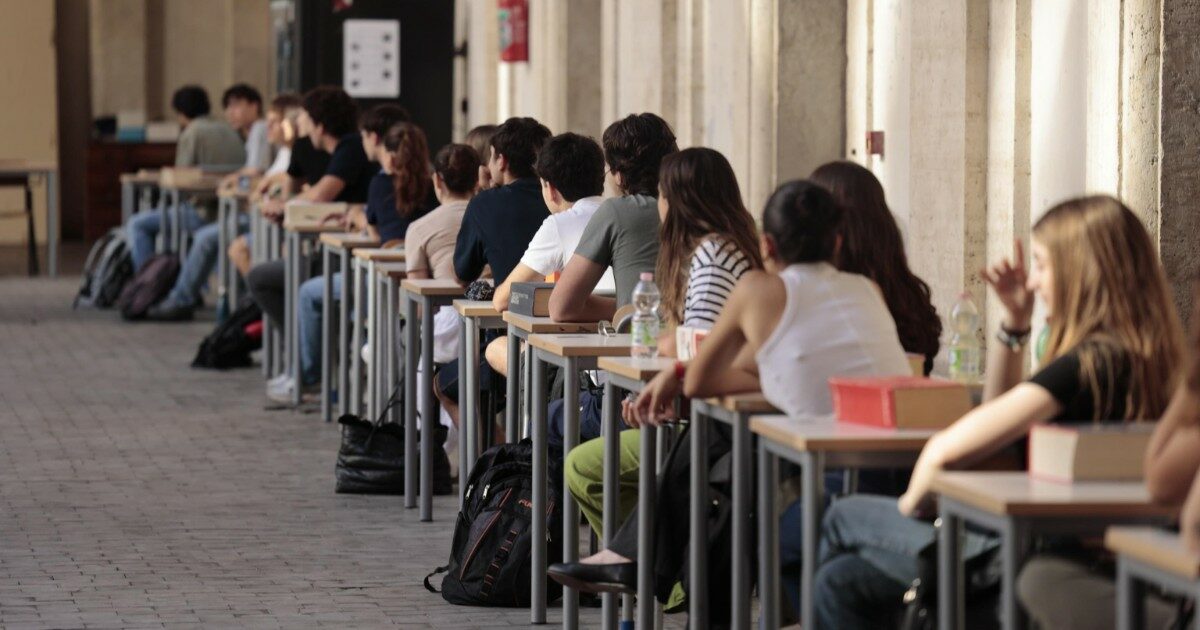 Maturità 2025, il latinista Dionigi su Cicerone al Classico: “Prova seria con qualche trappola, ma è bel messaggio” Maturità 2025, il latinista Dionigi su Cicerone al Classico: “Prova seria con qualche trappola, ma è bel messaggio”