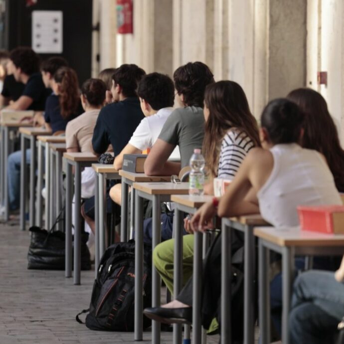 Calendario scolastico 2025-26: ecco quando si inizia, le sospensioni per le festività e i ponti