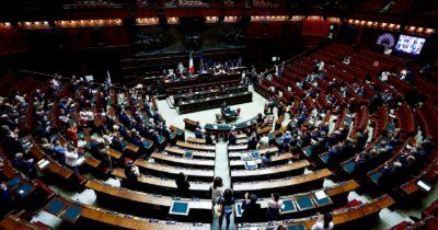 Copertina di Zero informative: il Parlamento ignora le bombe