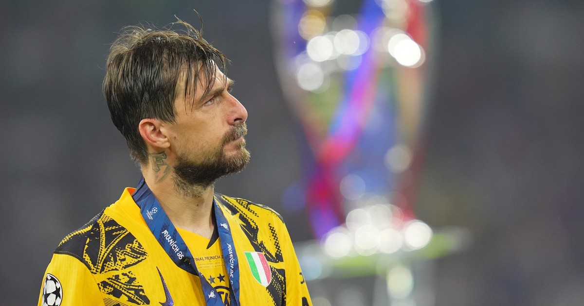 “Sono matto, ti sfondo di botte”: Acerbi si scaglia contro un tifoso del PSG – Video “Sono matto, ti sfondo di botte”: Acerbi si scaglia contro un tifoso del PSG – Video