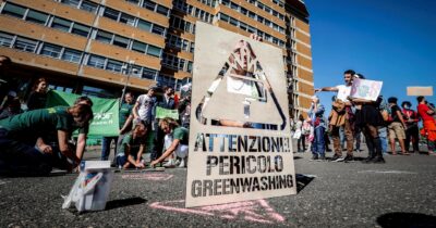 Copertina di La Commissione europea rinnega la norma anti-greenwashing