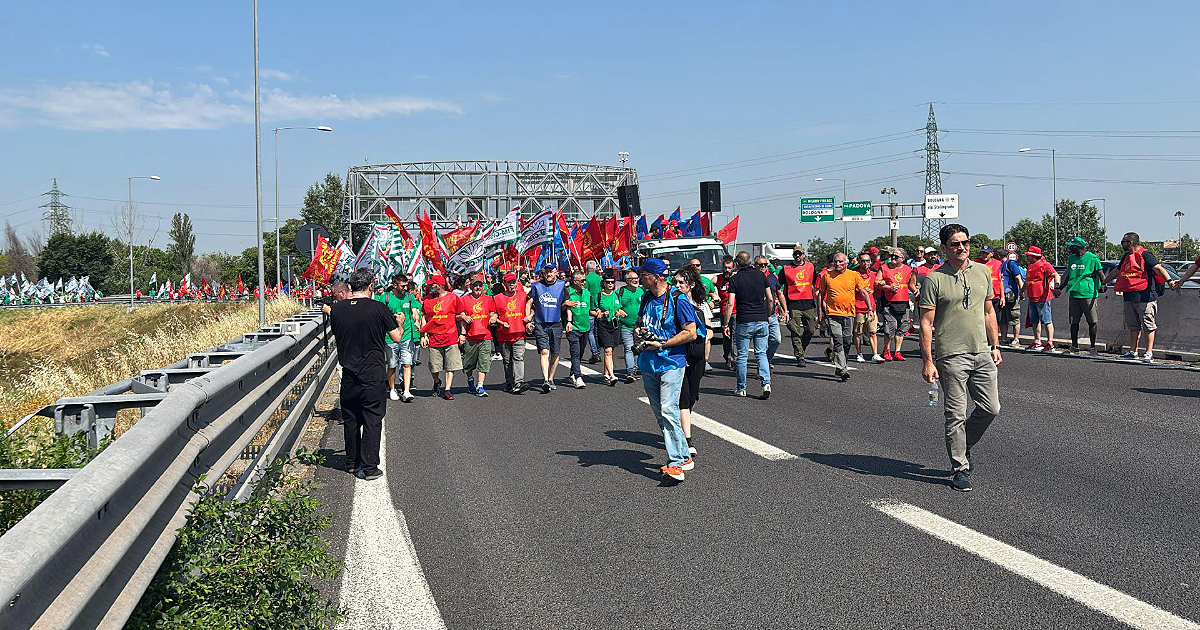 10mila metalmeccanici bloccano la tangenziale di bologna saranno denunciati in base al decreto sicurezza