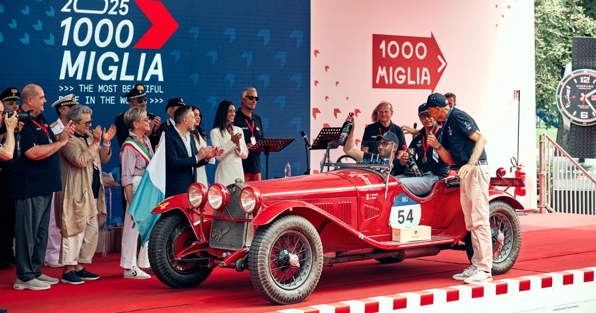 1000 Miglia 2025, si chiude il rito collettivo della Freccia Rossa. Vince l’Alfa Romeo 6C 1750 SS del 1929 1000 Miglia 2025, si chiude il rito collettivo della Freccia Rossa. Vince l’Alfa Romeo 6C 1750 SS del 1929