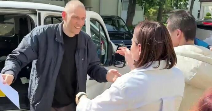 Copertina di Bielorussia, scarcerato leader dell’opposizione Tikhanovsky: “Una richiesta di Trump”