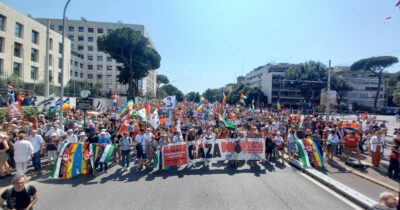 Copertina di “Stop Rearm Europe”, la diretta del corteo di Roma contro le politiche belliciste e la guerra