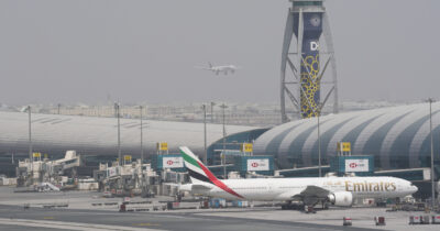 Copertina di Le compagnie cancellano i voli da e per il Medio Oriente dopo gli attacchi