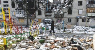 Copertina di Gli Usa non sono la Russia: l’Occidente giustifica i raid