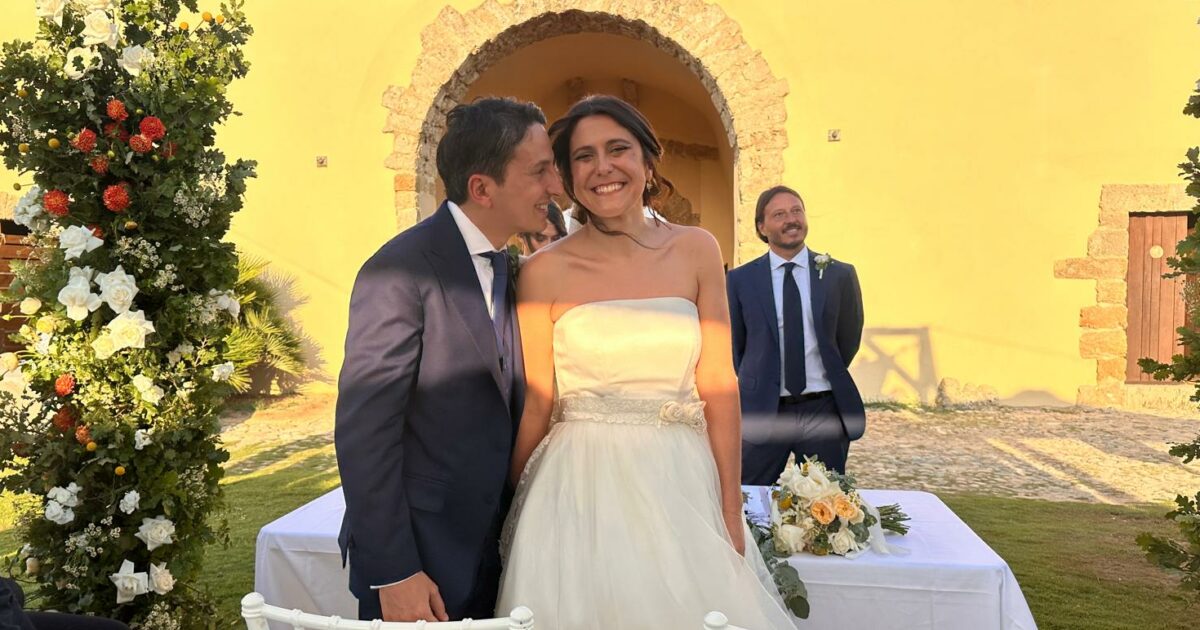 Anche i giornalisti hanno un cuore, auguri ai colleghi Martina Castigliani e Giuseppe Pipitone oggi sposi Anche i giornalisti hanno un cuore, auguri ai colleghi Martina Castigliani e Giuseppe Pipitone oggi sposi