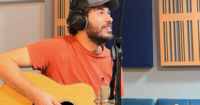 Copertina di “Se il sistema esige che gli artisti facciano numeri, finisce con avere artisti che i numeri li danno”: lo sfogo di Riccardo Zanotti dei Pinguini Tattici Nucleari