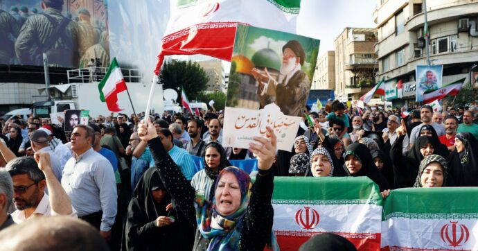 Teheran tra grida di “vendetta” e la “bomba” del super-petrolio