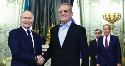 Copertina di Putin accoglie Aragchi: il Cremlino difende la legittimità della risposta
