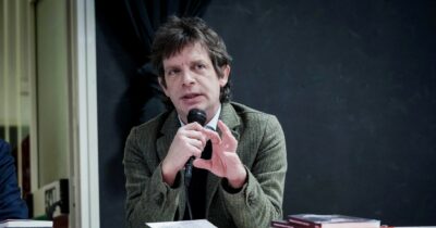 Copertina di Pippo Civati: “Mi sono bruciato invece di  fare il sommergibile: ora lavoro, ma tornerei”