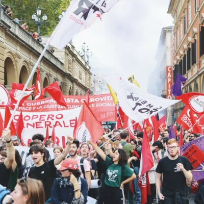 Copertina di Gkn, il mistero dei bilanci: “Ai lavoratori non va nulla”