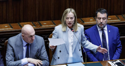 Copertina di Meloni si accoda al riarmo Nato col 5% del Pil. E non esclude di concedere le basi agli Usa (con ok del Parlamento)