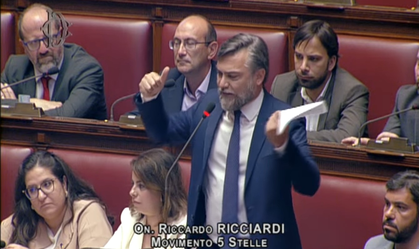 ricciardi m5s a meloni non ha il coraggio di citare trump non ci fa la lezioncina sull8217aggredito e l8217aggressore