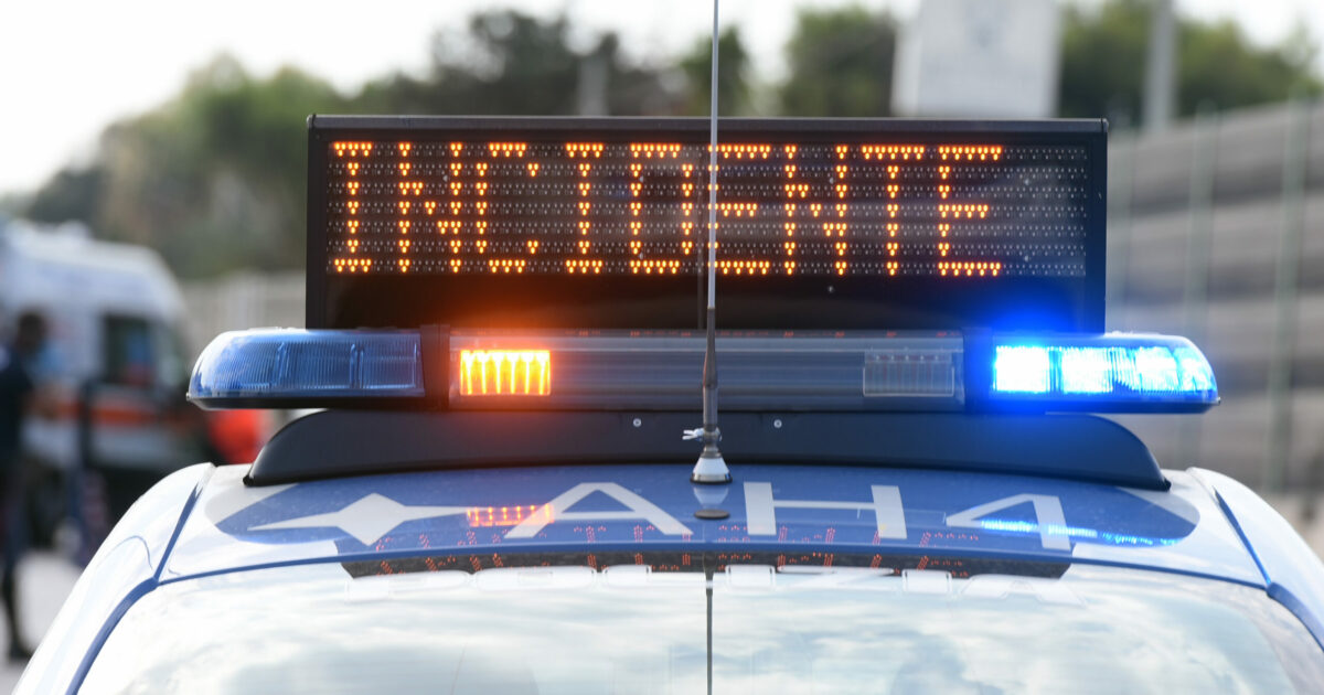Scontro tra due auto nella notte a Roma: un morto e quattro feriti in codice rosso Scontro tra due auto nella notte a Roma: un morto e quattro feriti in codice rosso