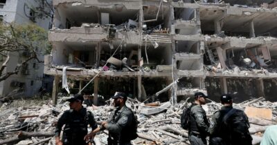 Copertina di I sondaggi: il conflitto fa paura. E 6 su 10 contro il riarmo