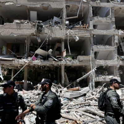 Copertina di I sondaggi: il conflitto fa paura. E 6 su 10 contro il riarmo