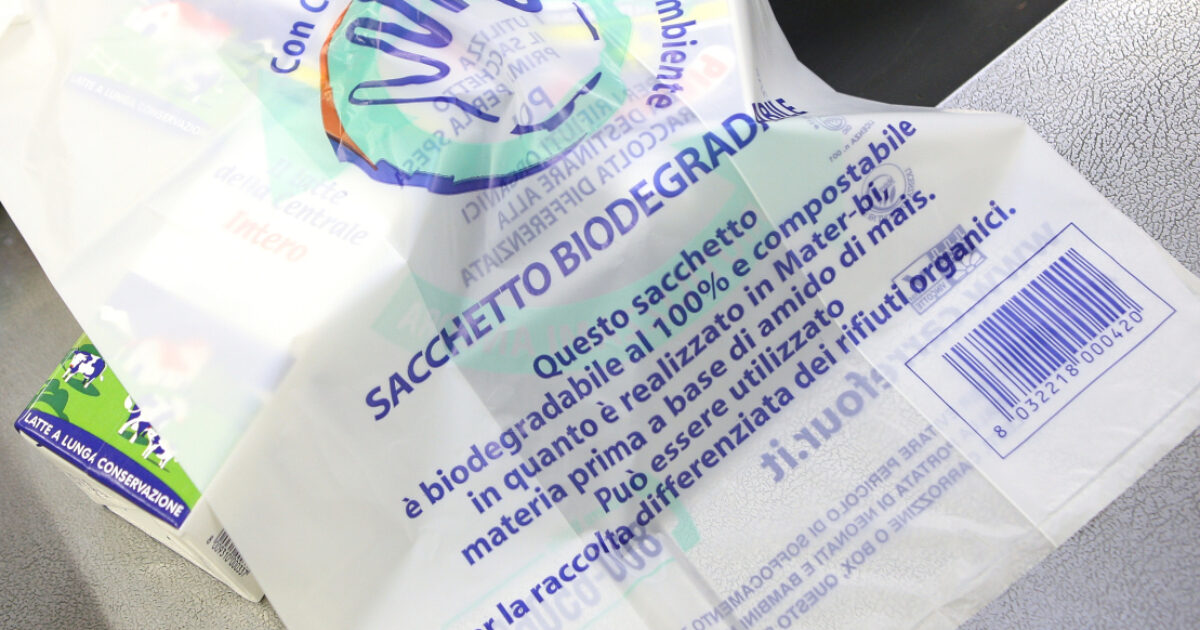 antitrust multa novamont eni per i sacchetti compostabili accordi con i market hanno escluso altri produttori