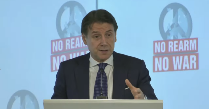 Vertice Nato, il contro-evento all’Aja del M5s con 15 partiti europei. Conte: “La spesa militare al 5% è suicidio politico”