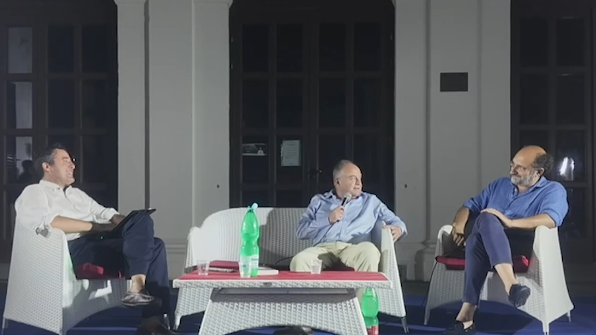 La battuta di Gratteri su Delmastro: “Non dovrebbe parlare, perché ogni volta che lo fa…” – Video