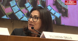 Copertina di Fine vita, Gallo (Coscioni): “Ddl maggioranza? Testo vecchio, va contro la Consulta”. M5s: “Compromesso al ribasso”