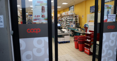 Copertina di Impiegato della Coop con la 104 controllato con il Gps e licenziato. Il giudice: “Riassunzione e risarcimento”