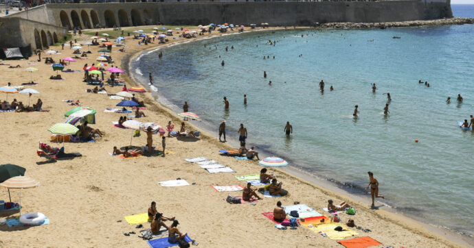 Minacce, aggressioni e rapine: Gallipoli preda di una baby gang di turisti. Nove denunciati