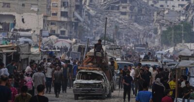 Copertina di “Almeno 86 uccisi in 24 ore da Israele a Gaza: 56 erano in attesa per gli aiuti”. L’Onu: “Fame usata come arma”