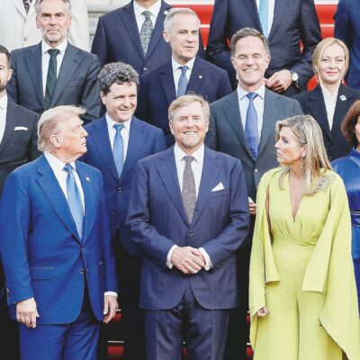Copertina di Vertice Nato all’Aja: Rutte si inchina a Trump che bullizza Sánchez sul riarmo
