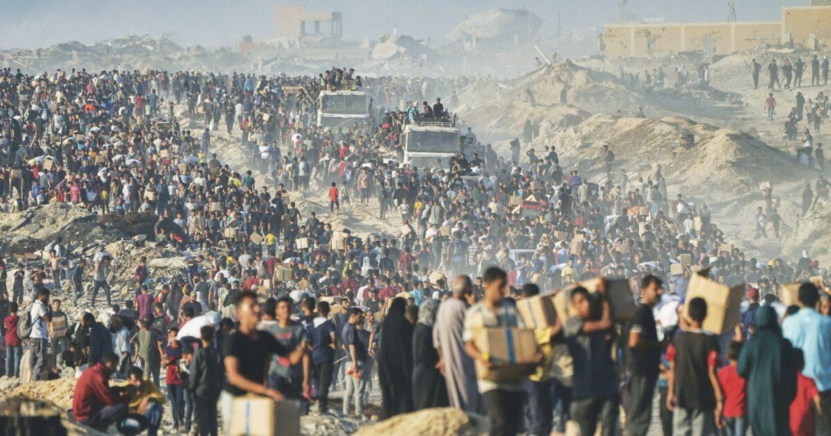 spari e granate stordenti contro i palestinesi video inchiesta di ap sulla fondazione usa che distribuisce aiuti a gaza