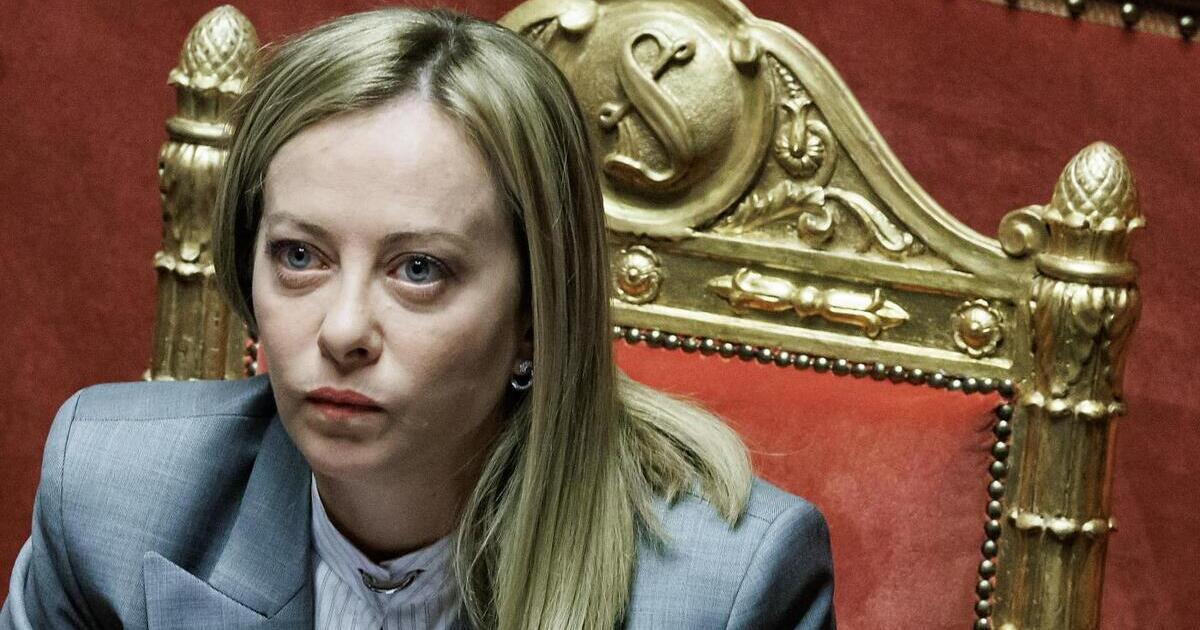 Strage di Bologna, Meloni ricorda “una delle pagine più buie della storia italiana”. Non cita la matrice neofascista Strage di Bologna, Meloni ricorda “una delle pagine più buie della storia italiana”. Non cita la matrice neofascista