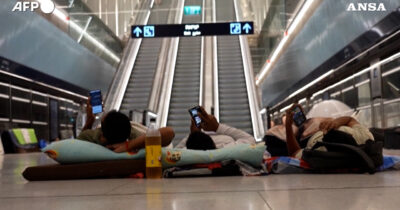 Copertina di Israele-Iran, le stazioni della metro e i parcheggi sotterranei di Tel Aviv diventano rifugi