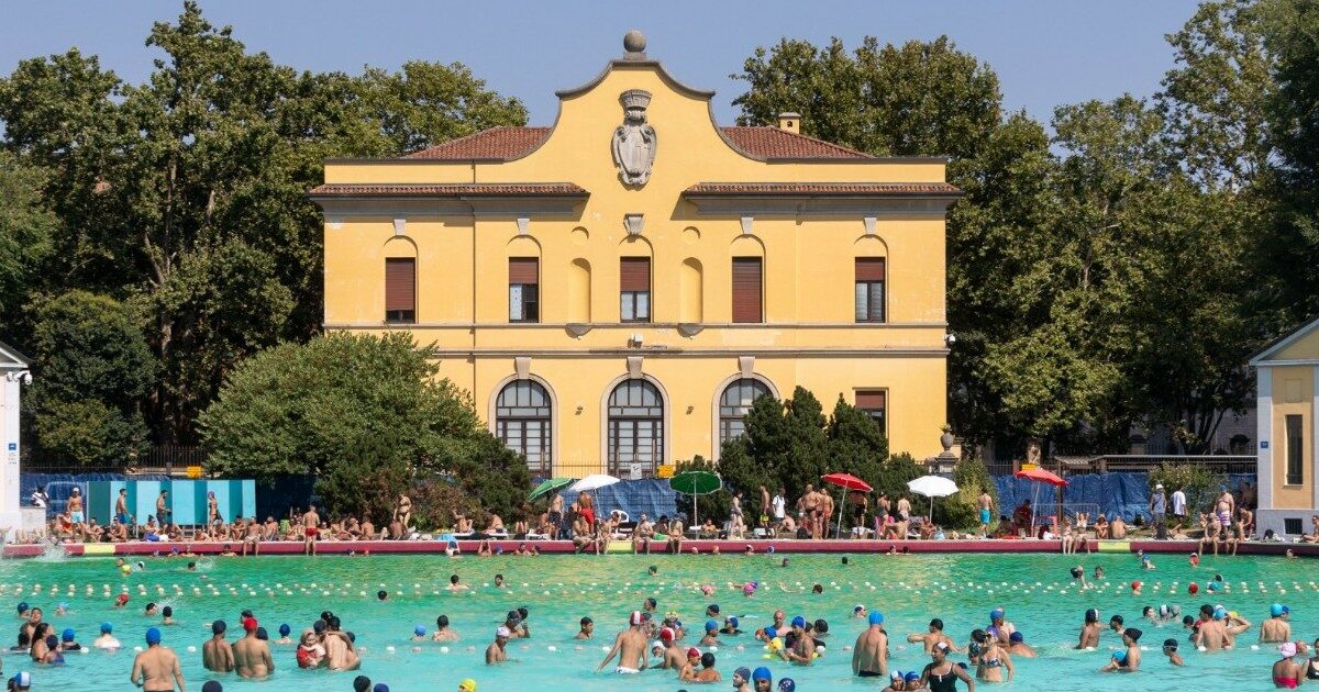 milano vandali nella piscina romano l8217unico centro balneare comunale resta chiuso per giorni