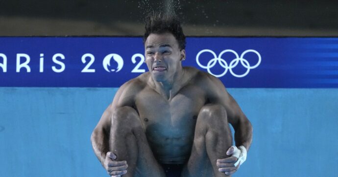 “Mi ha sbattuto la faccia sul volante e mi ha strappato le unghie”: il tuffatore Sargent Larsen a processo per stalking