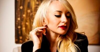 Copertina di “Mia nonna ha 91 anni e cerca ancora sua madre”: il libro di Melania Petriello dà voce ai figli dell’anonimato e alle loro battaglie