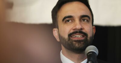 Copertina di New York, Mamdani batte Cuomo alle primarie dem: alla destra si risponde con coerenza, non coi compromessi