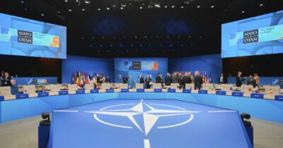 Copertina di Col 5% del Pil nella difesa, lo Stato si trasforma. Ma la vera minaccia non viene da fuori: è interna