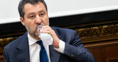 Copertina di Salvini: “Rivedere il reato di tortura, la Penitenziaria deve poter lavorare”. Opposizioni in rivolta, fredda anche Fi