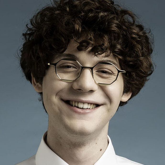 “Che fosse con una cravatta o che fosse con una parrucca, non ho mai aderito ad un’unica identità in discoteca”: la rivelazione di Edoardo Prati