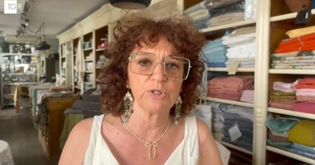 Vicenza, chiude il negozio per paura: “Il mio aggressore denunciato e rilasciato. Mi sento abbandonata” Vicenza, chiude il negozio per paura: “Il mio aggressore denunciato e rilasciato. Mi sento abbandonata”