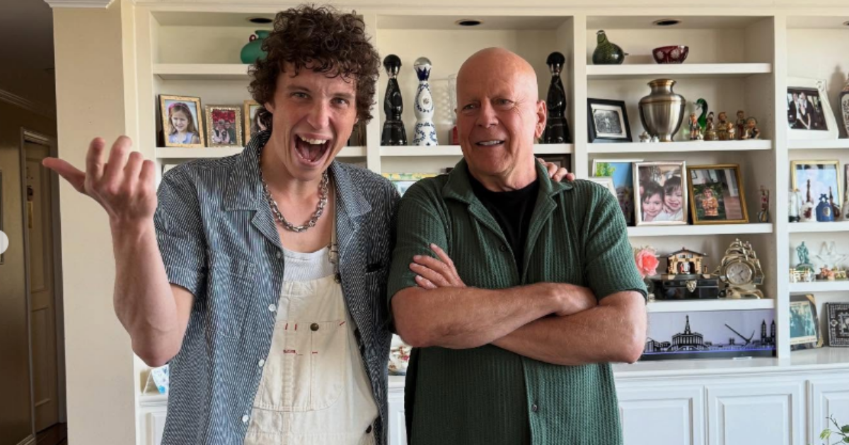 “Basta mostrare sui social Bruce Willis malato, ci sono cose che dovrebbero rimanere private”: la rabbia dei fan contro la figlia dell’attore